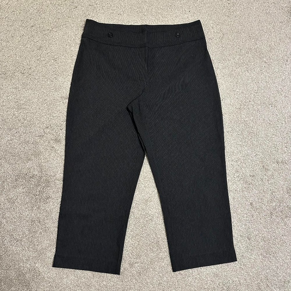 Reitmans Size 13 Grey Gray Striped Dress Capri Pants
